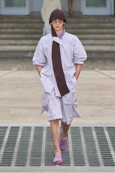 Look 12